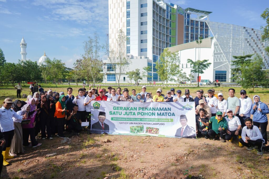 Peringati Hari Bumi, UIN RIL Sukseskan Gerakan Penanaman Sejuta Pohon Matoa