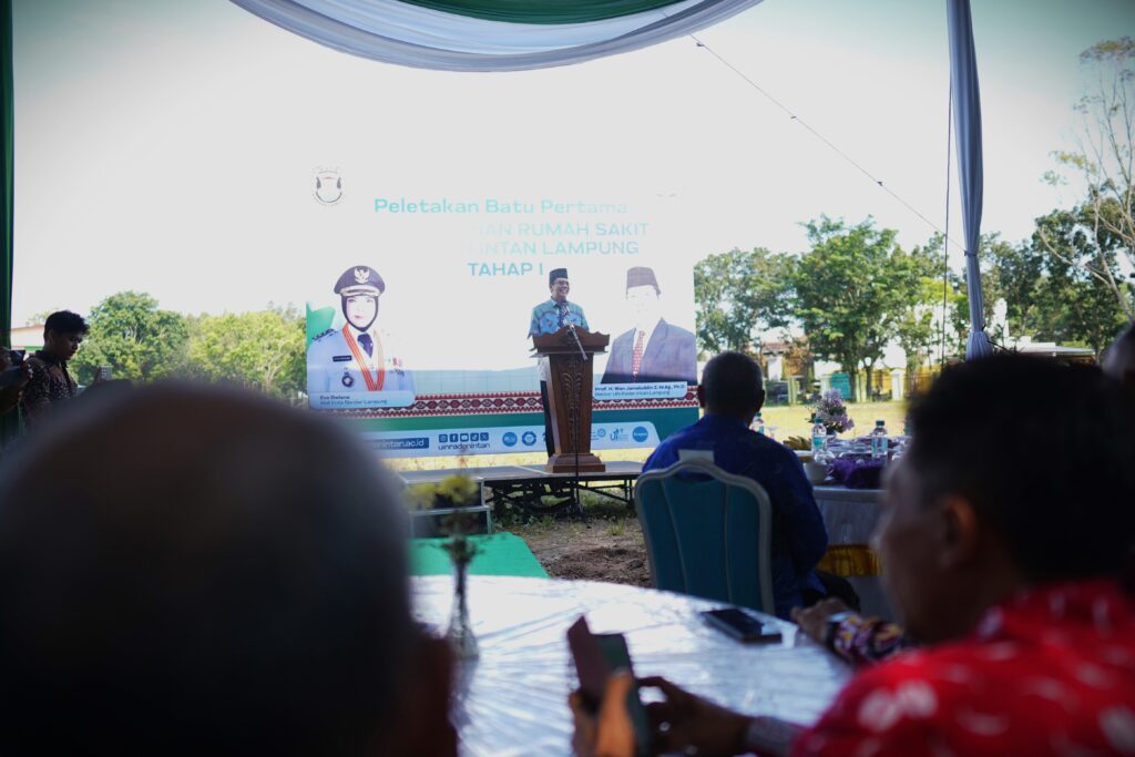 Rektor UIN RIL Prof H Wan Jamaluddin