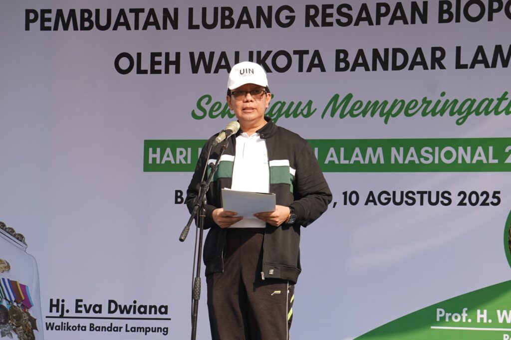 Rektor UIN RIL Prof. Wan Jamaluddin saat sampaikan sambutan.