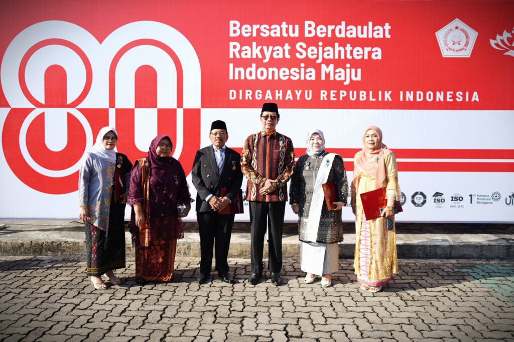 Penerima penghargaan Satyalencana 30 Tahun