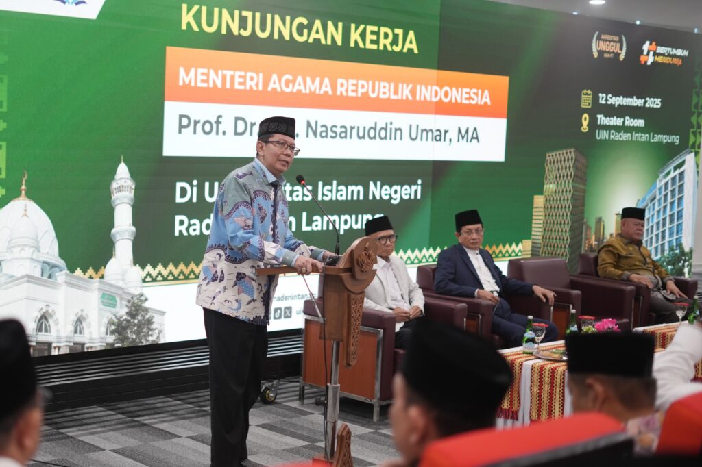 Rektor UIN RIL Prof. Wan Jamaluddin saat berikan sambutan