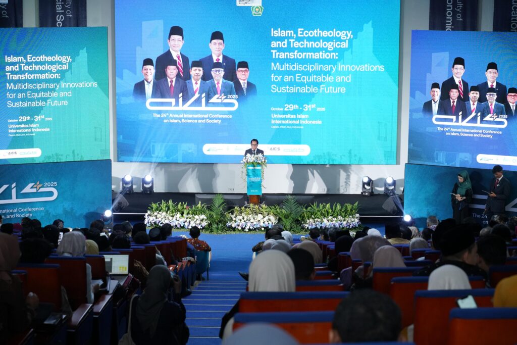 Sekjen Kemenag saat membuka AICIS+ 2025