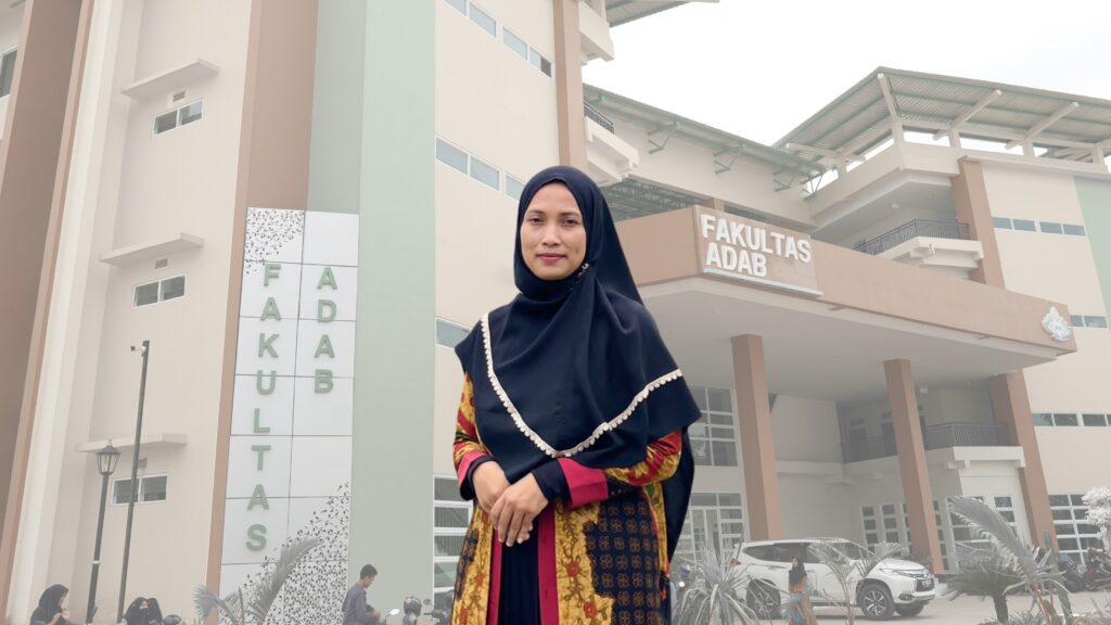 Dosen Program Studi Sejarah Peradaban Islam (SPI) Fakultas Adab Universitas Islam Negeri (UIN) Raden Intan Lampung (RIL), Uswatun Hasanah, M.Hum